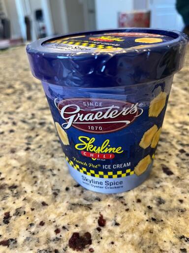 I don't want to describe this, but... it is Cincinnati-style chili-flavored ice cream. With oyster crackers. 🤢